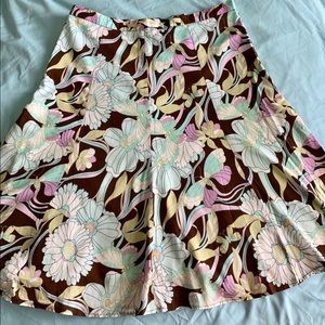 Floral knee-length skirt (size 7)